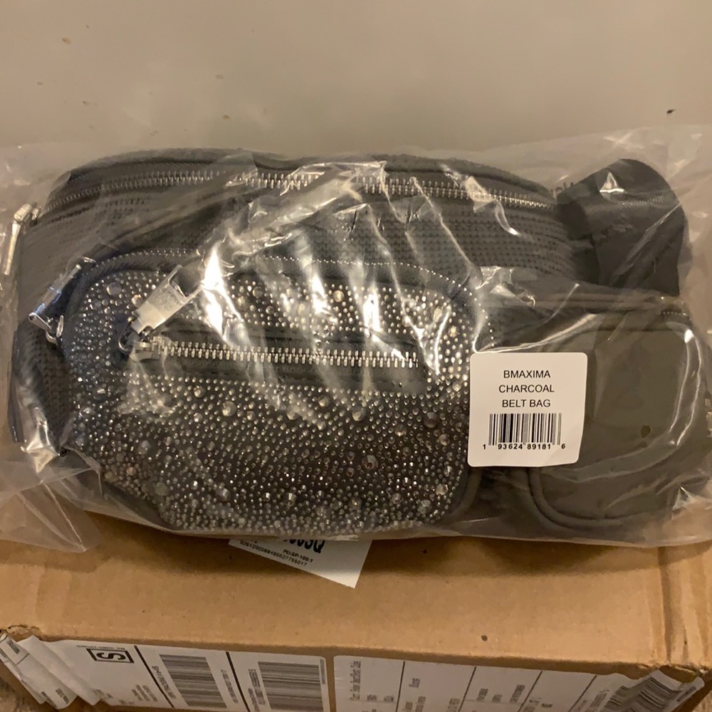 Steve Madden cross bag NEW with receipt.